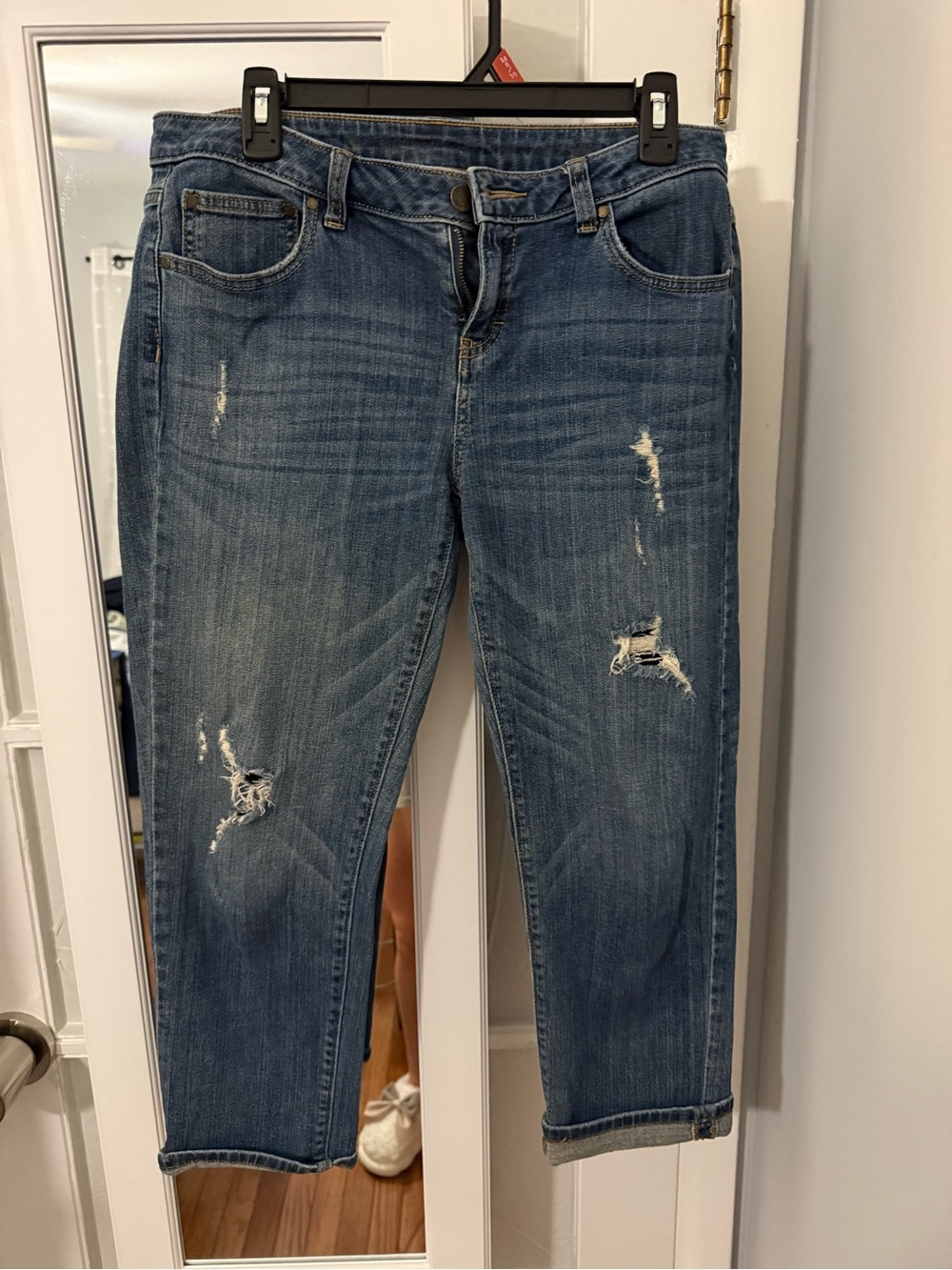 Jennifer Lopez Distressed Cropped Blue Denim Jeans